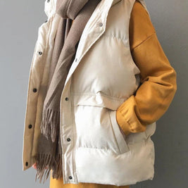 中綿 ベスト レディース フード付き アウター 秋冬 無地 シンプル ゆったり 軽量 暖かい 防寒 体型カバー カジュアル 通勤 通学 きれいめ 大人女子 おしゃれ 人気 新作 ID1951