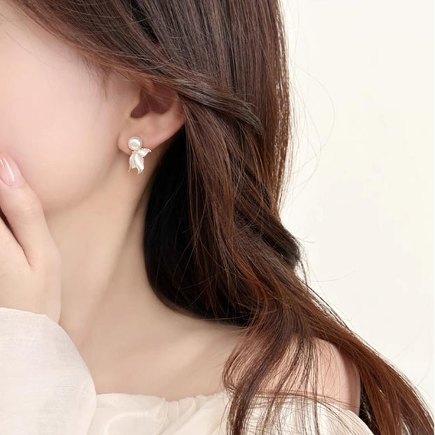ピアス レディース パール×リーフモチーフ 魚尾風デザイン 高見え 上品 大人フェミニン 耳元アクセ 2025新作 軽量 小顔効果 ID443