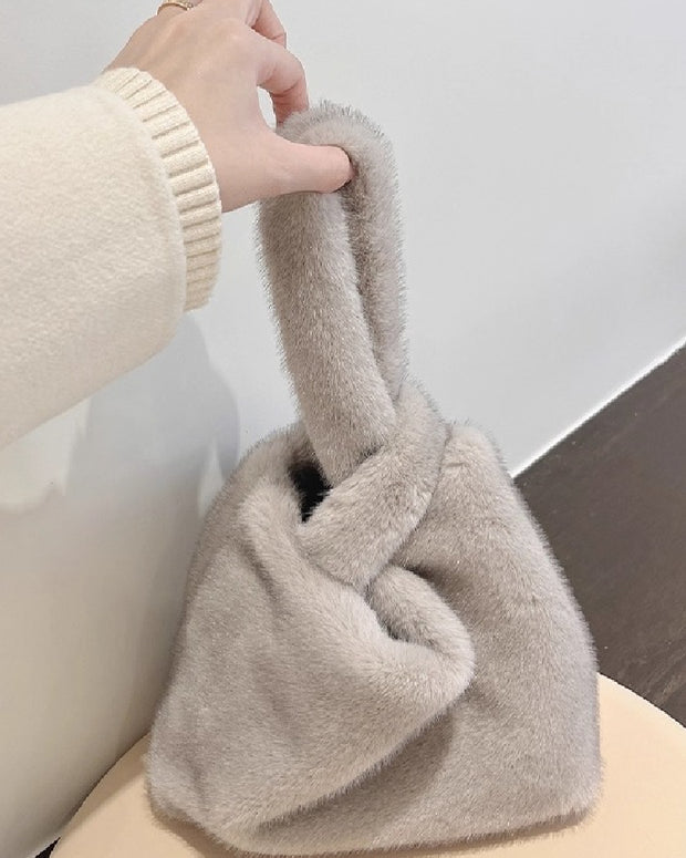 バッグ レディース ふわふわ フェイクファー ハンドバッグ 冬 コーデ 通勤 大人可愛い 上品 おしゃれ 手提げ きれいめ 軽量 デイリー 収納力 ミニバッグ ID2210