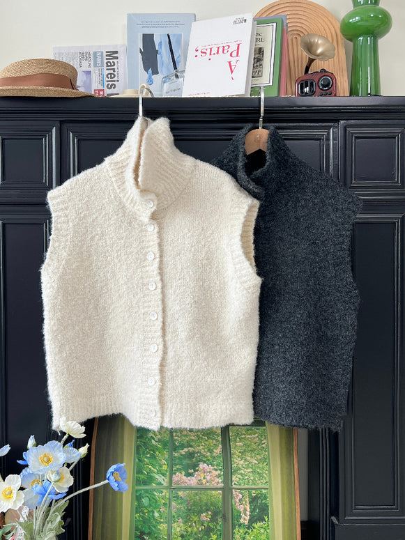 2色展開 立ち襟 ニット ベスト レディース 前ボタン ゆったり 体型カバー レイヤードコーデ 秋冬 おしゃれ カジュアル シンプル アウターベスト ふわもこ 防寒 デイリーに使える 大人女子 ニットジレ ID2318