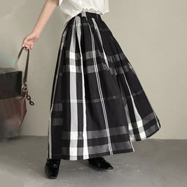 ID126 Skirt, loose, flared silhouette, elastic waist, stretchy, figure-hugging, feminine, elegant, stylish, clean-cut 