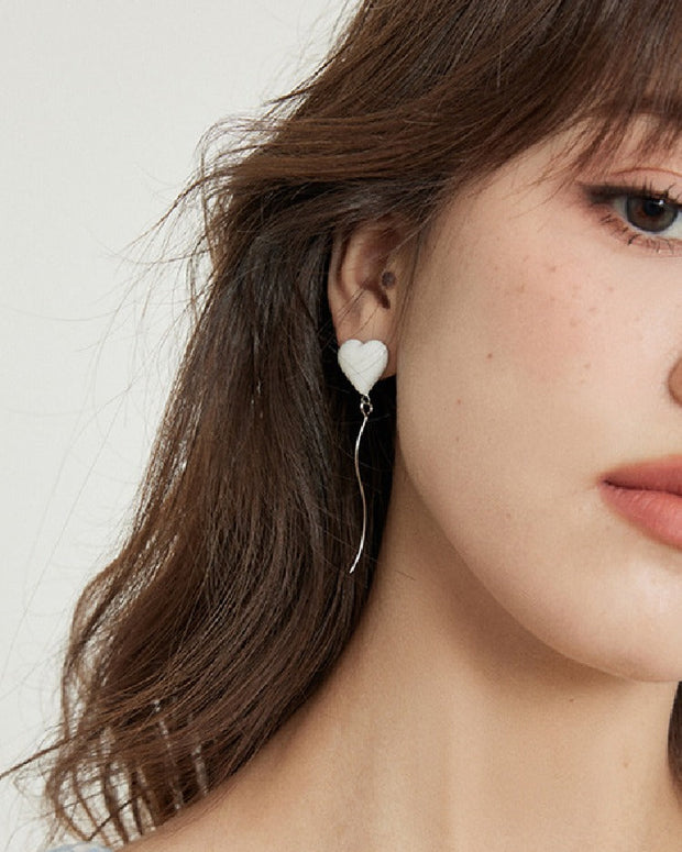 ハートピアス レディース ホワイト シンプル 可愛い ロングチェーン 片耳用 両耳用 アクセサリー おしゃれ デート 学生 カジュアル ギフト ID1300