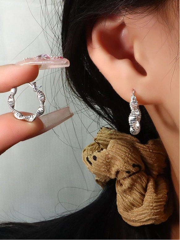 モビウス フープ ピアス レディース シルバー アクセサリー シンプル 上品 おしゃれ 大人可愛い 通勤 通学 デイリー ギフト 人気 新作 ID1862