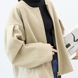 「半額セール対象」2色展開 ノーカラー ジャケット レディース ショート丈 コート ゆったり 長袖 体型カバー アウター おしゃれ シンプル 通勤 通学 秋冬 新作 人気 ID1870