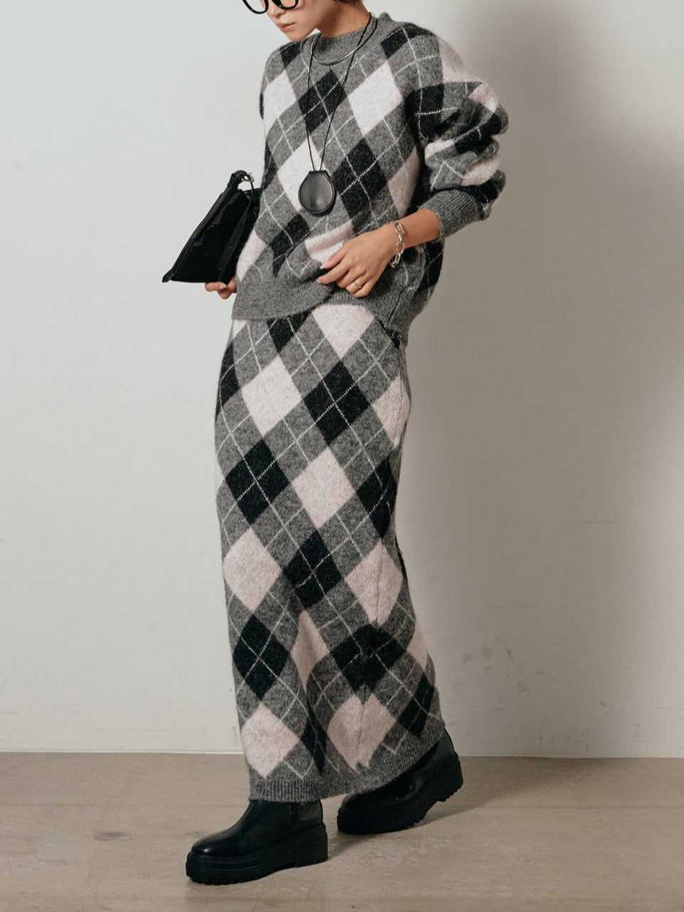 アーガイル柄 ニットセットアップ レディース 長袖 プルオーバー ニットトップス＋ロングスカート 2点セット 体型カバー 大人カジュアル 上品 きれいめ 秋冬 新作 ID2011