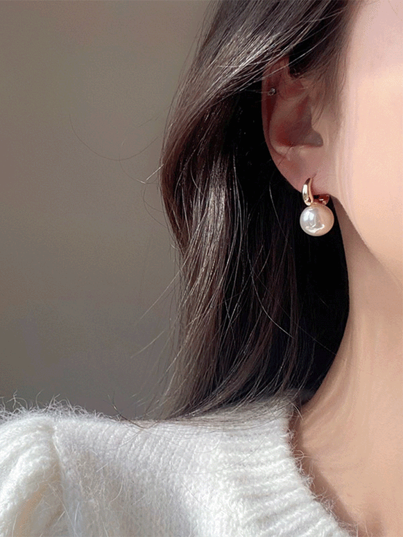 【359】パールフープピアス レディース 小ぶり 上品 揺れる 丸型 ゴールド金具 フェミニン デート オフィス オフィスカジュアル  入学式  結婚式 パーティー 彼女プレゼント