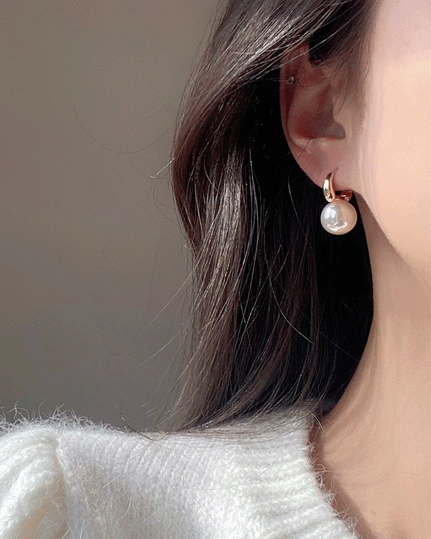 【359】パールフープピアス レディース 小ぶり 上品 揺れる 丸型 ゴールド金具 フェミニン デート オフィス オフィスカジュアル  入学式  結婚式 パーティー 彼女プレゼント