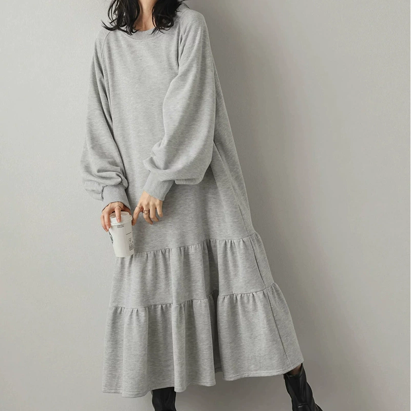 ID68 Small design, loose fit, midi length, ruffle hem, switching sweatshirt dress, long sleeves, over the knee 