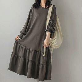 ID68 Small design, loose fit, midi length, ruffle hem, switching sweatshirt dress, long sleeves, over the knee 