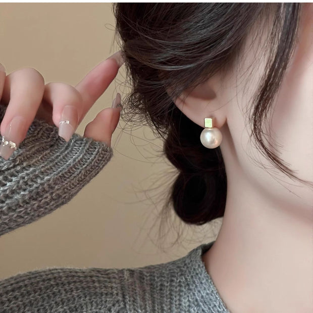 ビーズ 不規則形 シンプル レディース ピアス 韓国風 ミニ電球 シャンパンカラー イヤーピアス シンプル 高級感 エレガント レディース ジュエリー ID314