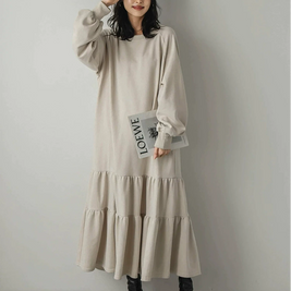 ID68 Small design, loose fit, midi length, ruffle hem, switching sweatshirt dress, long sleeves, over the knee 