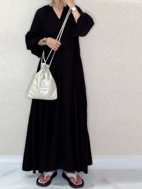 ID124 One-piece dress, V-neck, loose, simple, plain, long length, 9/10 sleeves, balloon sleeves, figure-covering, feminine, elegant, stylish, clean-cut 