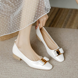 「期間限定セール」パンプス ローヒール ポインテッドトゥ リボン付き マルチカラー クラシックデザイン 浅履きタイプ 太ヒール 韓国系 おしゃれ レディース デイリーコーデ ID442