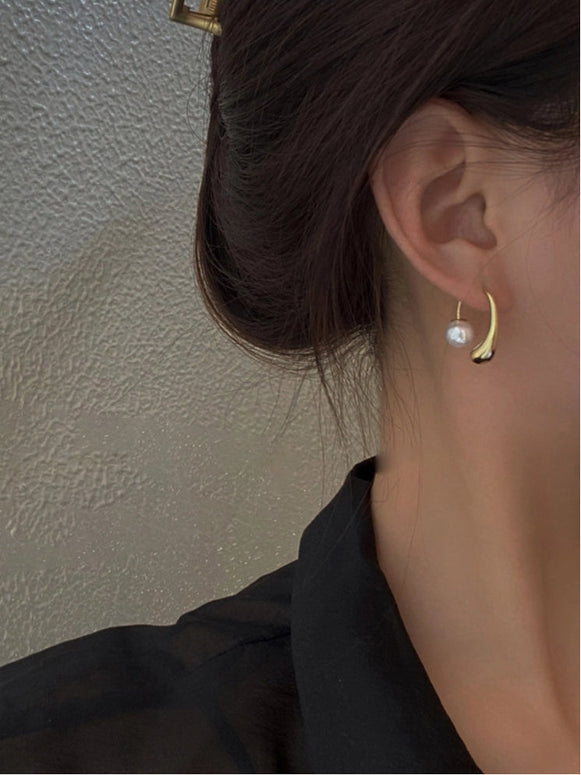 しずく型 パール ピアス レディース シンプル 上品 おしゃれ アクセサリー デイリー 結婚式 パーティー プレゼント ID1454