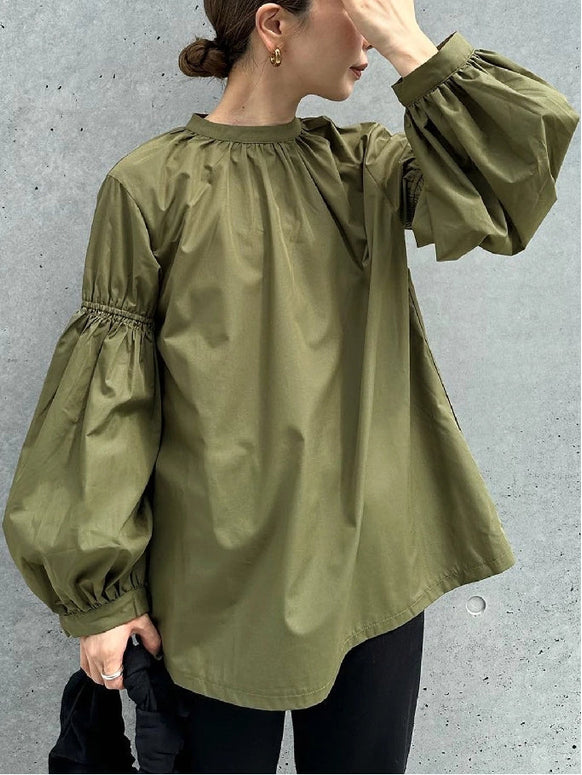 4色展開 シャツブラウス レディース 長袖 バルーンスリーブ ボリューム袖 ゆったり シンプル 通勤 オフィス カジュアル 秋コーデ 上品 おしゃれ 体型カバー 大人女子 定番 トップス 無地 ナチュラル きれいめ ファッション コーディネート OL 着回し ベーシック シャツ ID1602