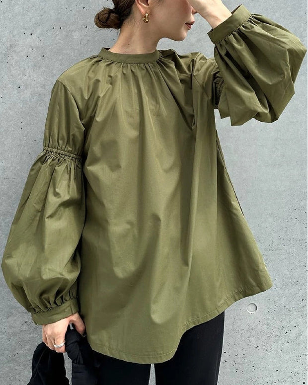 4色展開 シャツブラウス レディース 長袖 バルーンスリーブ ボリューム袖 ゆったり シンプル 通勤 オフィス カジュアル 秋コーデ 上品 おしゃれ 体型カバー 大人女子 定番 トップス 無地 ナチュラル きれいめ ファッション コーディネート OL 着回し ベーシック シャツ ID1602