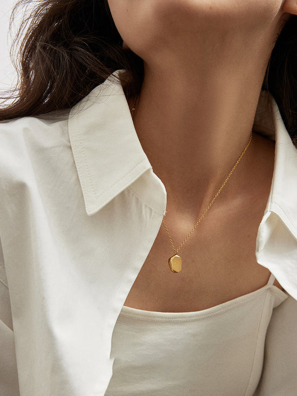 2色展開 チタン製 ネックレス レディース ゴールド シルバー 楕円 オーバル ペンダント ミニマルデザイン マット仕上げ シンプル モード系 アクセサリー ギフト 高見え 上品 ID1252