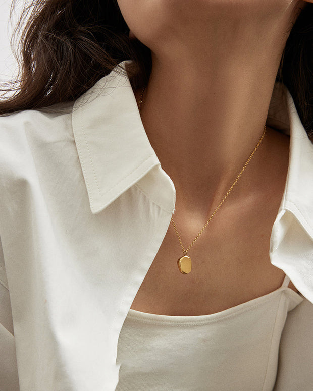 2色展開 チタン製 ネックレス レディース ゴールド シルバー 楕円 オーバル ペンダント ミニマルデザイン マット仕上げ シンプル モード系 アクセサリー ギフト 高見え 上品 ID1252