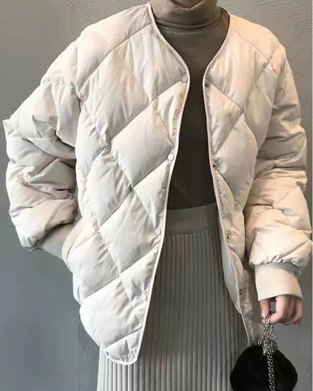 ノーカラー 中綿 ジャケット ショート丈 軽量 暖かい ゆったり シンプル 体型カバー 通勤 通学 カジュアル アウター 秋冬 新作 人気 レディース ID1970